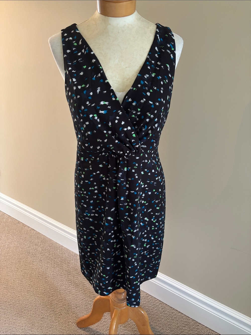 Sleeveless Black V-Neck Printed Wrap Dress